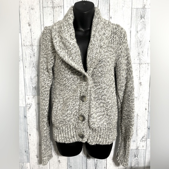 American Eagle Outfitters Sweaters - Women’s American Eagle Sweater size L